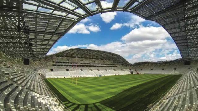 Interview du Docteur Christophe Cermolacce, spécialiste de la cheville du sportif, chirurgien orthopédiste à Paris, Marseille et Calvi